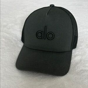 ALO Yoga olive green Baseball Cap Structured Design